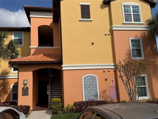 property at 5467 Vineland Rd