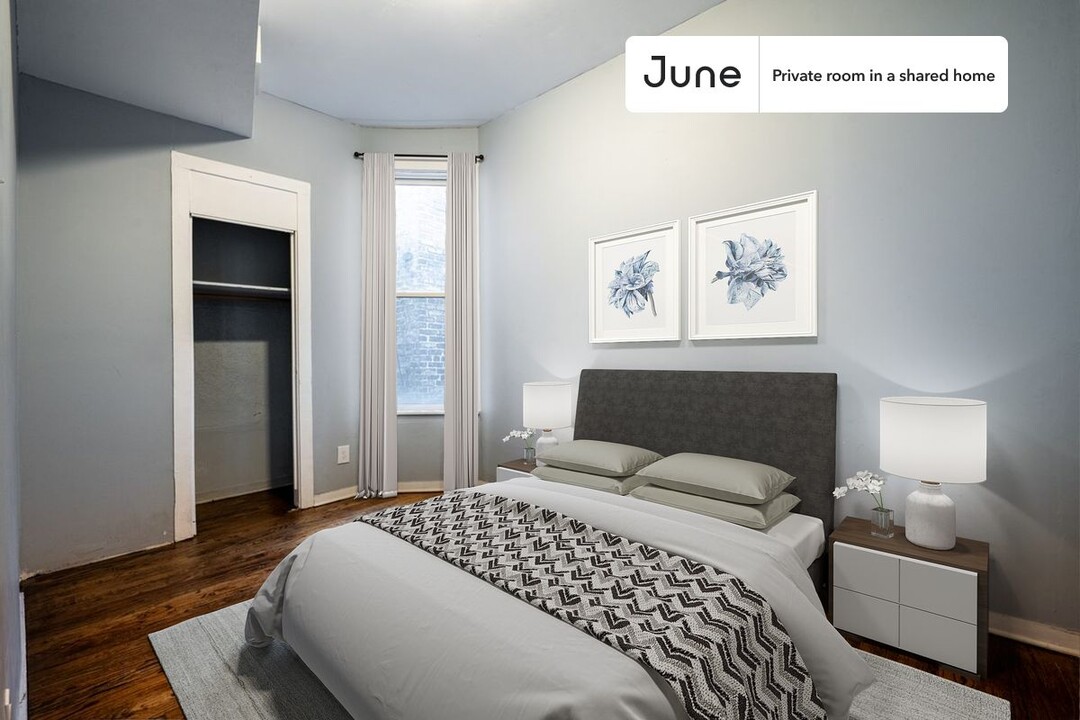 2527 W Division St in Chicago, IL - Building Photo