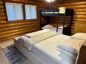 838 Capistrano Ave in South Lake Tahoe, CA - Building Photo - Building Photo