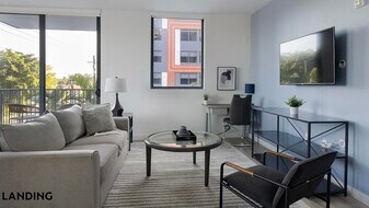 3830 NW 11th St in Miami, FL - Building Photo