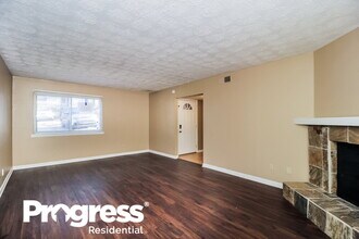 972 Pine Hollow Rd in Austell, GA - Building Photo - Building Photo