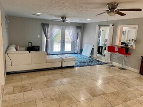 2419 Briarlee Dr, Unit 201 in Houston, TX - Building Photo - Building Photo