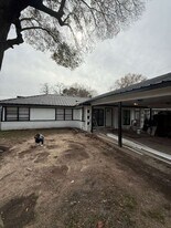 9250 Homewood Ln in Houston, TX - Building Photo