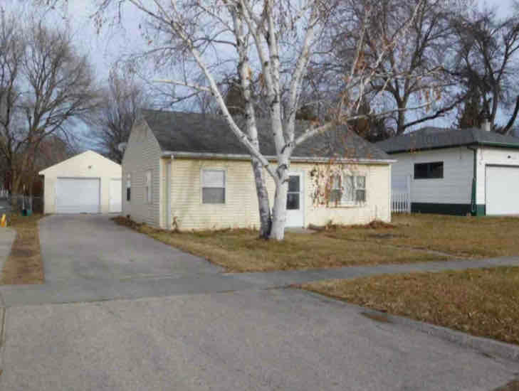 1316 11th Ave S in Moorhead, MN - Building Photo