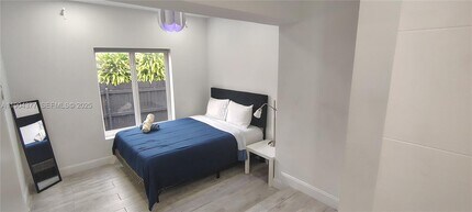 420 NE 90th St in El Portal, FL - Building Photo - Building Photo