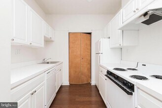 220 S 16th St in Philadelphia, PA - Building Photo - Building Photo