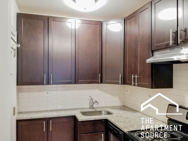 property at 516 W Cornelia Ave