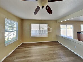 21551 E 42nd Ave in Denver, CO - Building Photo - Building Photo