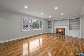 164 Jeffer Ct in Ridgewood, NJ - Building Photo - Building Photo