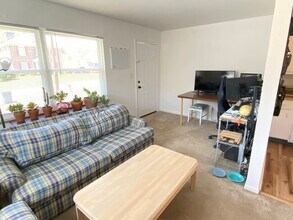 3704 Whittle Springs Rd in Knoxville, TN - Building Photo - Building Photo