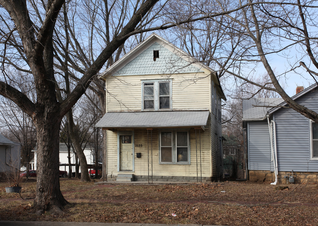 1635 SW Western Ave in Topeka, KS - Building Photo