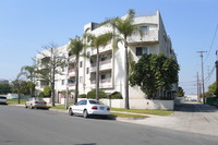 9323-9329 Isis Ave in Los Angeles, CA - Foto de edificio - Building Photo