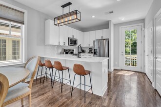 211 Porter Village Cir in Nashville, TN - Building Photo - Building Photo