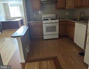 2419 Tremont St in Philadelphia, PA - Building Photo - Building Photo