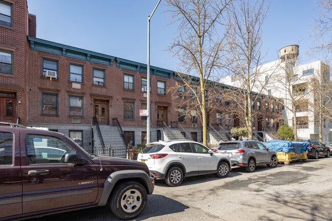 472 Warren St in Brooklyn, NY - Foto de edificio - Building Photo