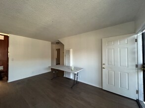 721 New Depot St, Unit 2 in Los Angeles, CA - Building Photo - Building Photo