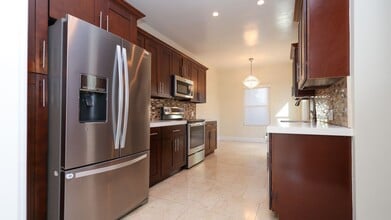 1220 N Coast Hwy in Laguna Beach, CA - Building Photo - Building Photo