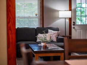 681 Washington St, Unit SI ID1496061P in Bedford, OH - Building Photo - Building Photo