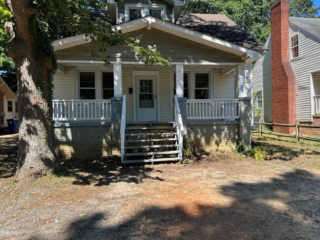 property at 2824 N Glenn Ave