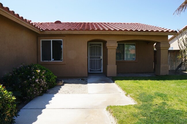 30605 Vía Pared in Thousand Palms, CA - Building Photo - Building Photo