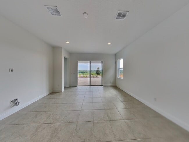 15709 Vetta Dr in Montverde, FL - Building Photo - Building Photo