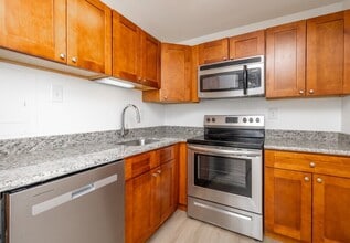 Garner House Apartments in Hatboro, PA - Foto de edificio - Building Photo