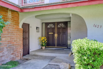 1623 Elmsford Pl in Westlake Village, CA - Building Photo - Building Photo