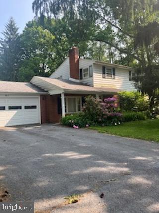 property at 147 W Blade Dr