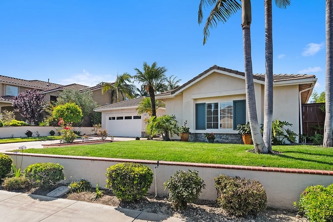 5210 Candlelight St in Oceanside, CA - Foto de edificio - Building Photo