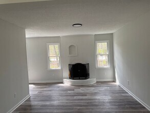 4811 Chaucer Dr in Greensboro, NC - Building Photo - Building Photo