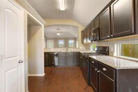 100 Brookside Dr photo'