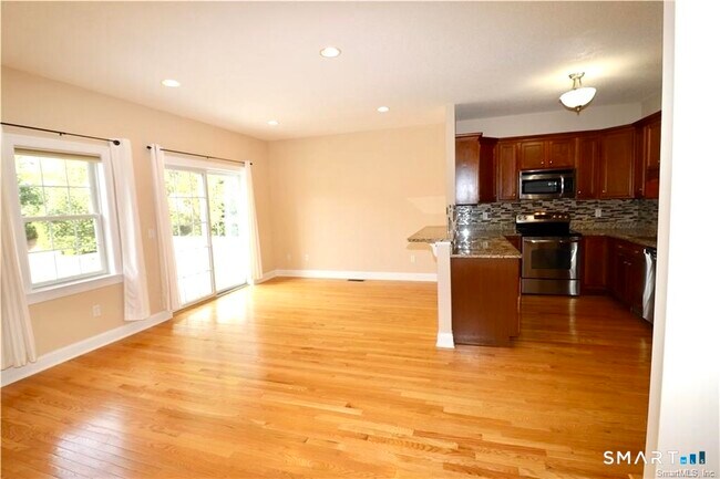 15 Gianna Dr in Manchester, CT - Building Photo - Building Photo