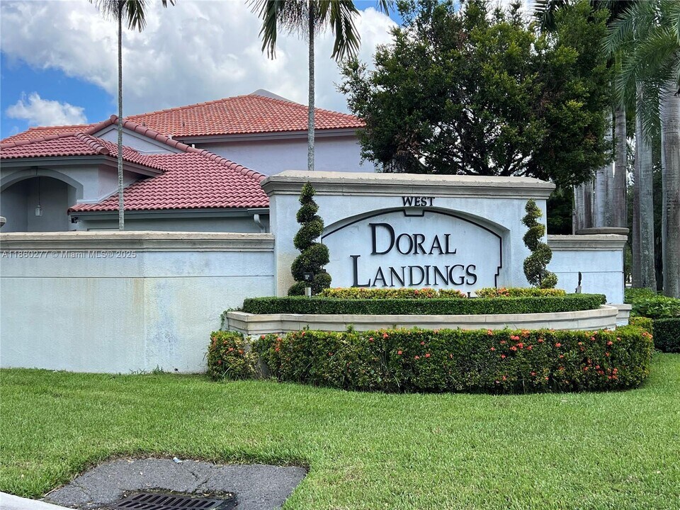 5112 NW 114th Ct in Doral, FL - Building Photo