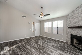 921 S Val Vista Dr in Mesa, AZ - Building Photo - Building Photo