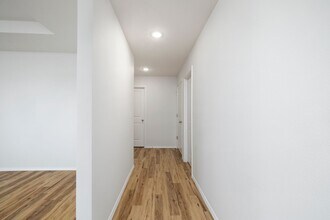 1001 Abbey Ave in Monett, MO - Building Photo - Building Photo