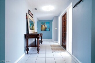 1351 Oaklawn Ct in Ft. Myers, FL - Building Photo - Building Photo