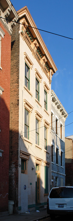 1623 Pleasant St in Cincinnati, OH - Building Photo