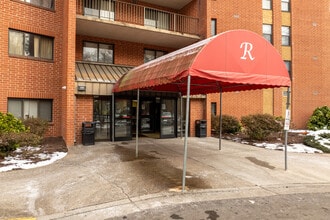 Renaissance Apartments in Richmond, VA - Building Photo - Building Photo