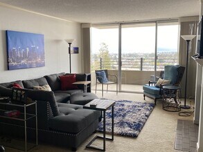 5340 Broadway Ter, Unit 403 in Oakland, CA - Foto de edificio - Building Photo