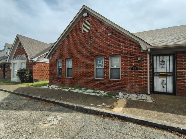 5771 Rayben Cir in Memphis, TN - Building Photo - Building Photo