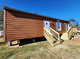 140 Holy Temple St in Caldwell, TX - Building Photo