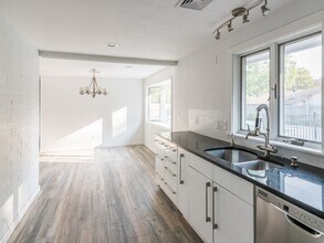 4 Arbetter Dr in Framingham, MA - Building Photo - Building Photo