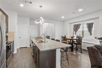 1425 Tall Pine Way in Fort Worth, TX - Building Photo - Building Photo