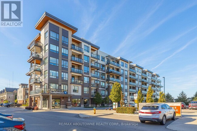 property at 40 Esplanade Ln