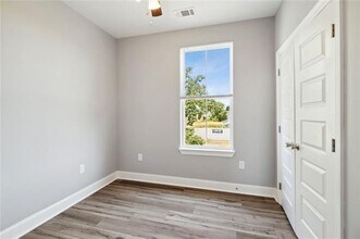 2121 Jourdan Ave in New Orleans, LA - Building Photo - Building Photo