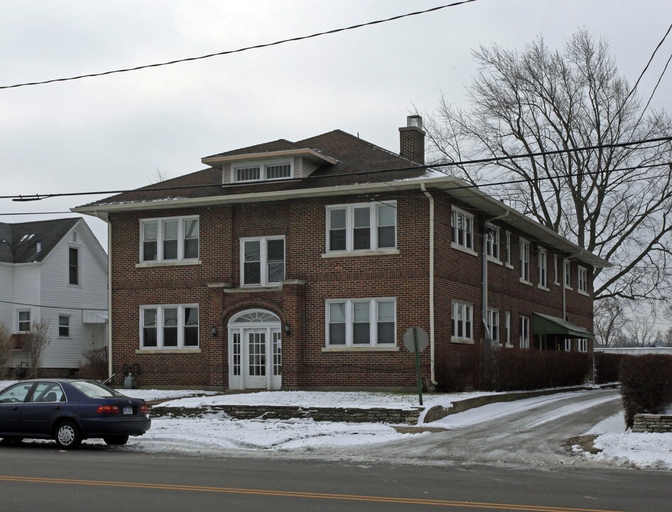 321 W 4th St in Mishawaka, IN - Building Photo