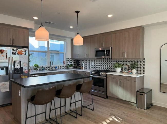 10482 San Diego Mission Rd in San Diego, CA - Building Photo - Building Photo