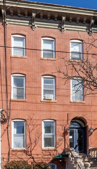 106 Grand St in Jersey City, NJ - Building Photo - Building Photo