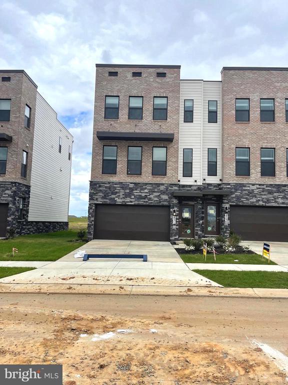871 Amity St in Frederick, MD - Building Photo - Building Photo