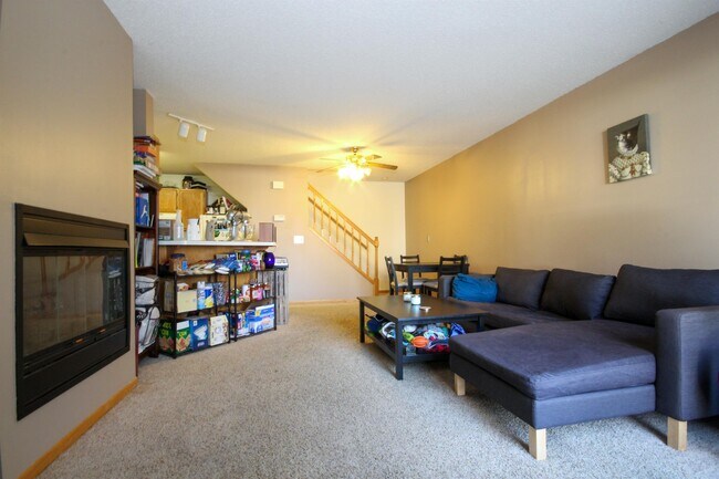 1946 Glenfield Ct in Eagan, MN - Building Photo - Building Photo